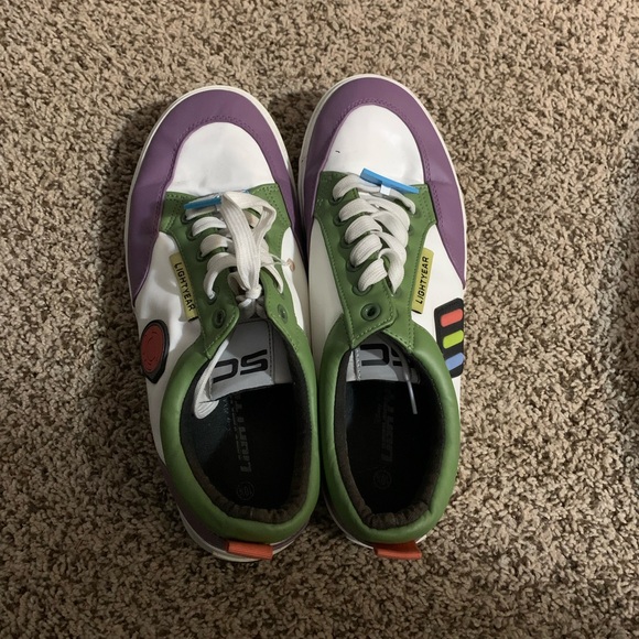 Colorful Lowtop lightyear Sneakers - Picture 2 of 6